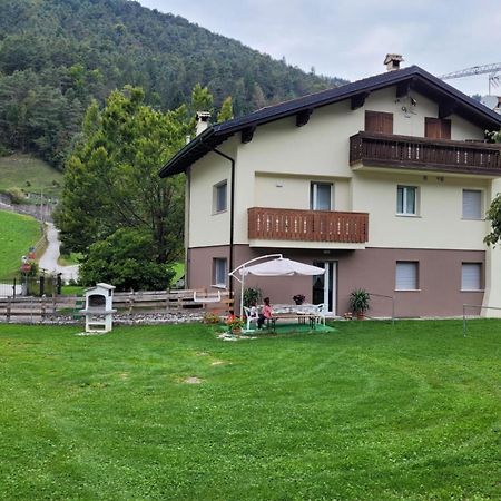 Appartamento Casa Vescovi Tiarno di Sopra Esterno foto