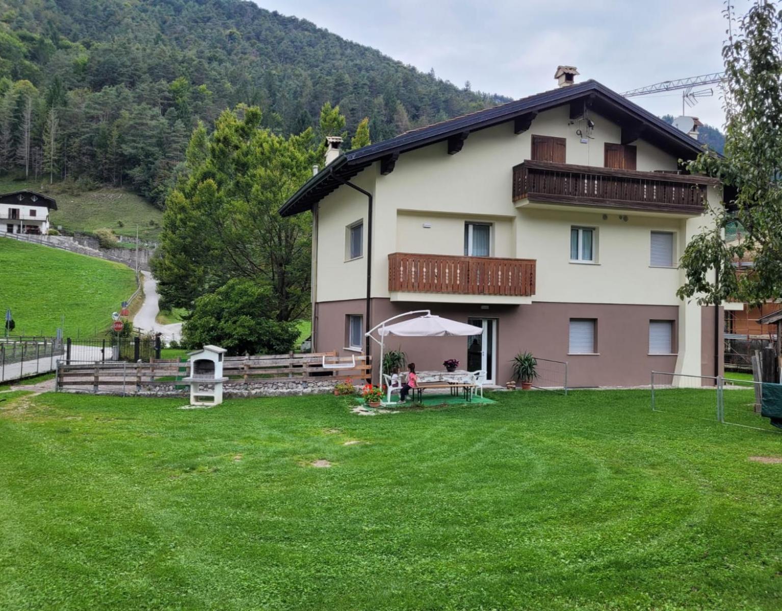 Appartamento Casa Vescovi Tiarno di Sopra Esterno foto