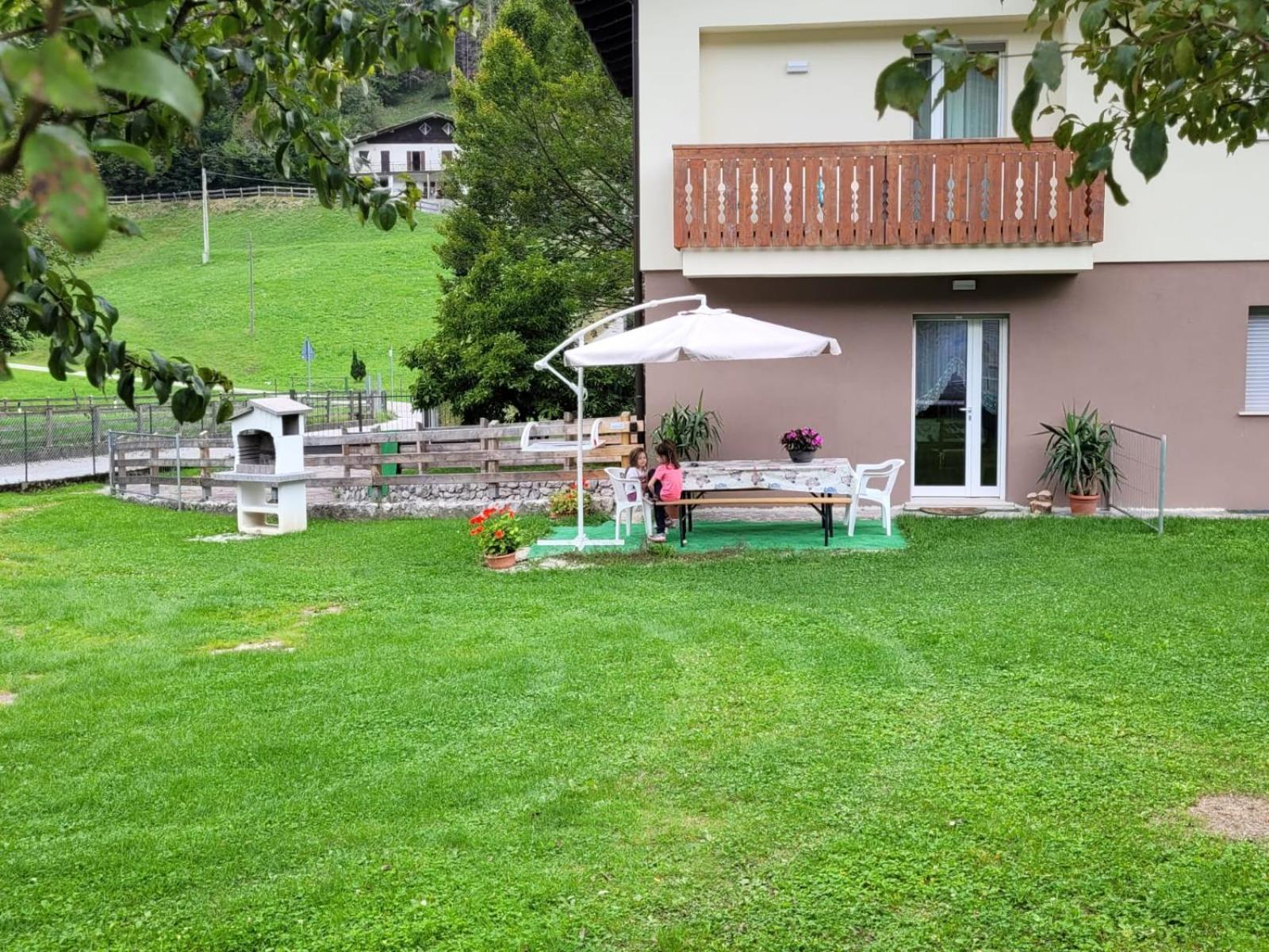 Appartamento Casa Vescovi Tiarno di Sopra Esterno foto